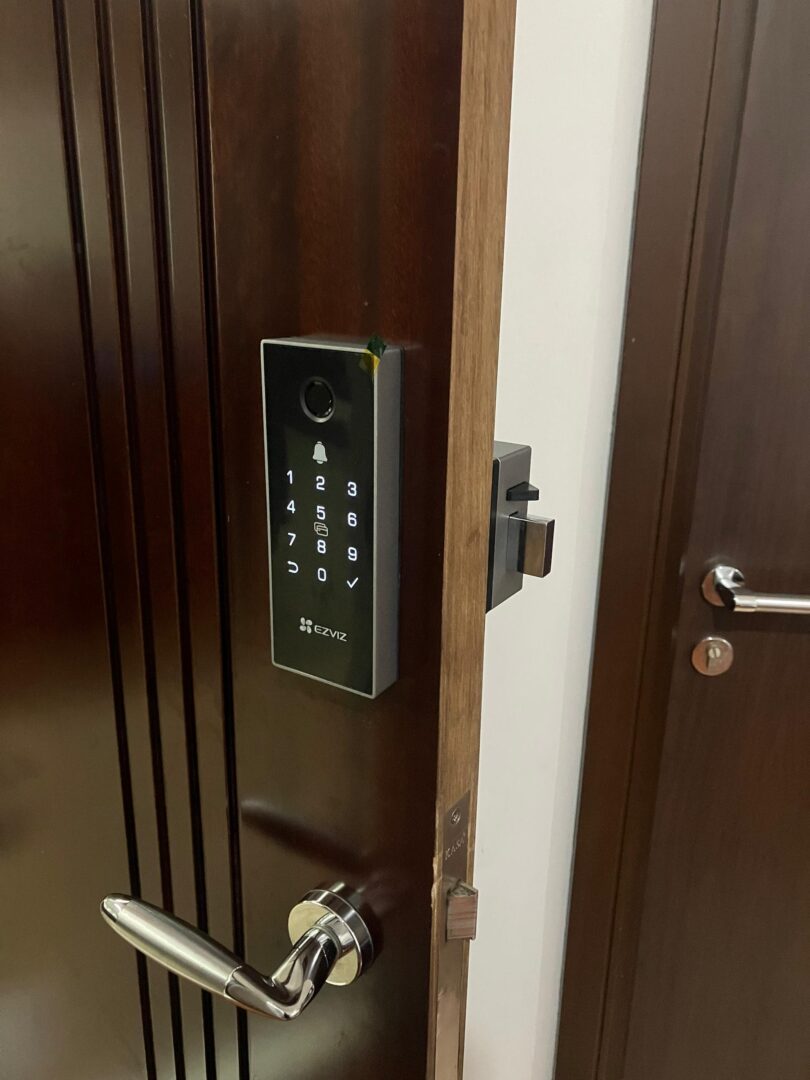 A relatively newcomer is smart door lock world, but is a big brand in CCTV. Is it good?